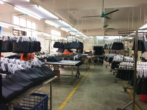 广州男包厂家八股文皮具厂